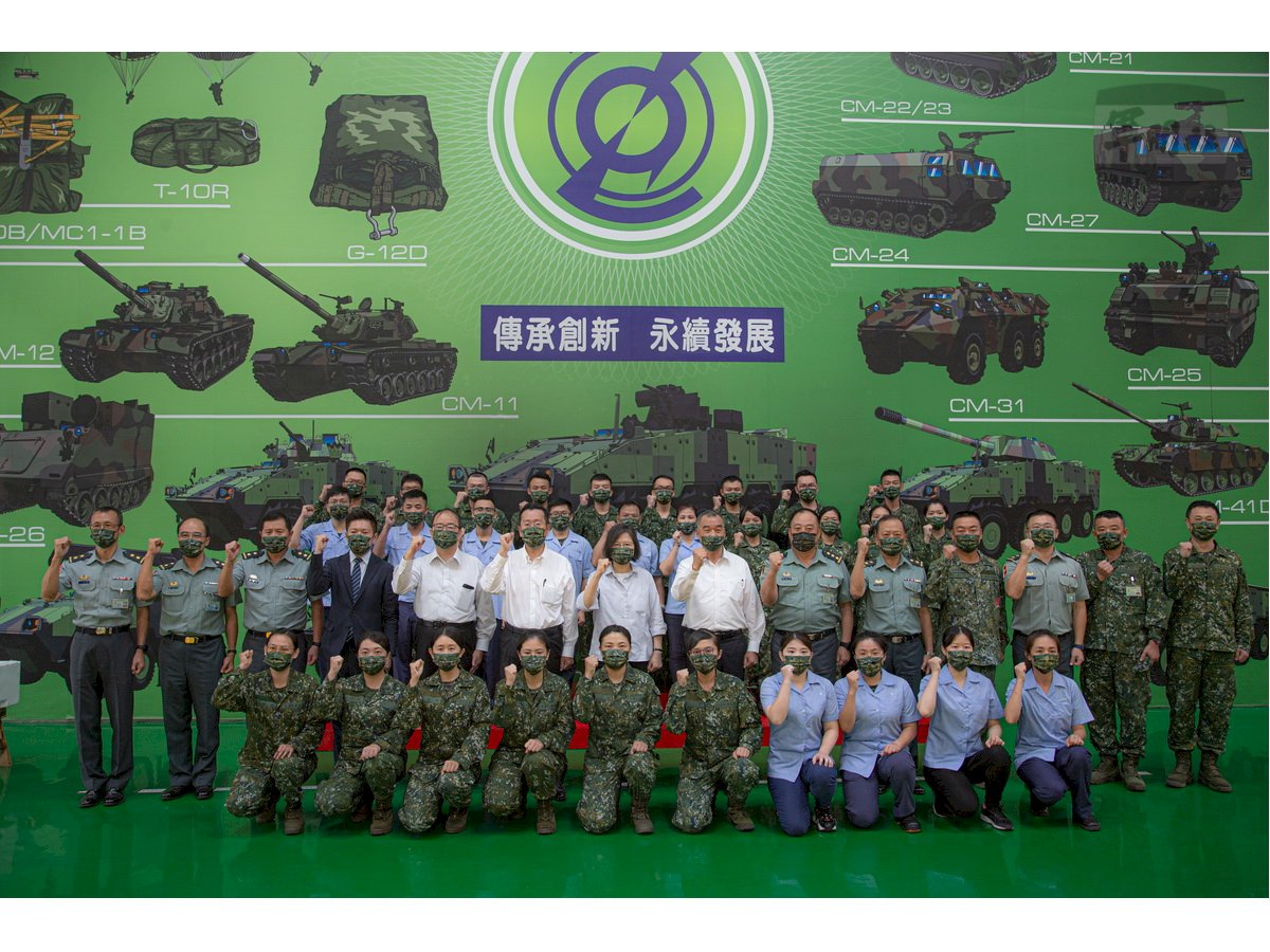 視導陸軍兵整中心 總統：國防自主能力最佳展現