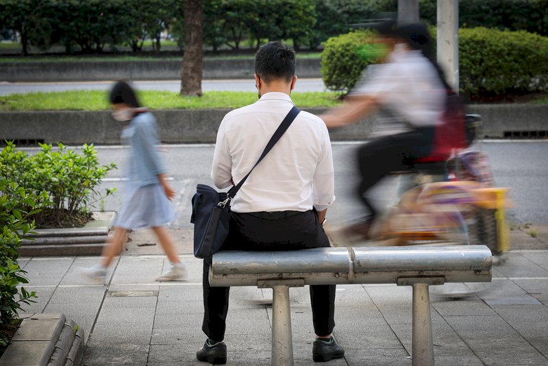 通膨吃掉薪水！1月實質經常、總薪資雙雙落入負成長