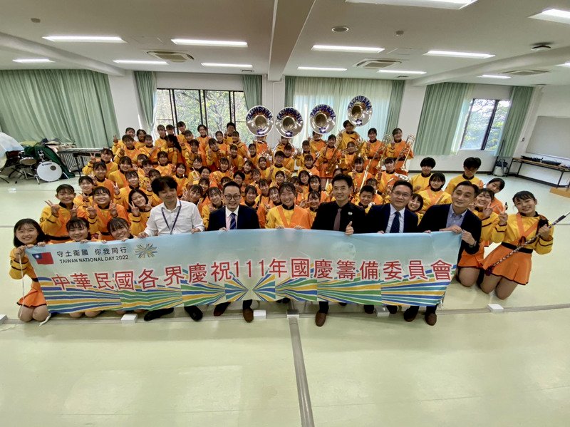 日本人氣管樂隊國慶獻演 文總親探「橘色惡魔」排練