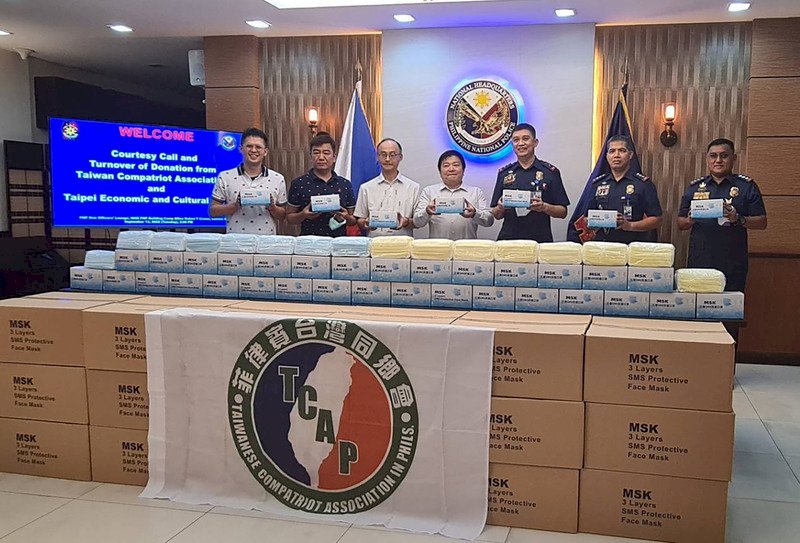 兩名台灣人遭綁獲救 同鄉會赴菲國警署致謝