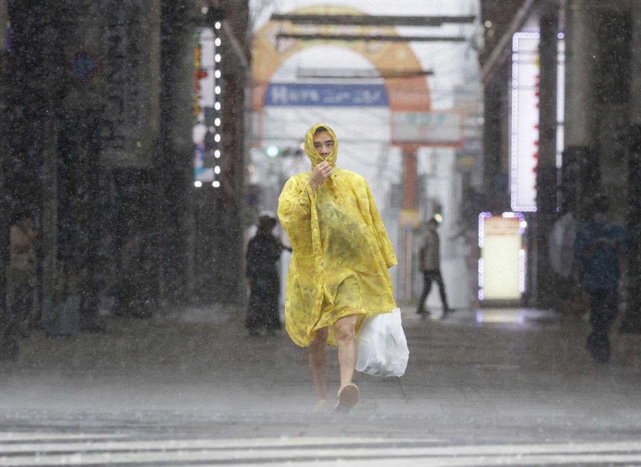 颱風南瑪都襲日 釀逾60傷34萬戶停電
