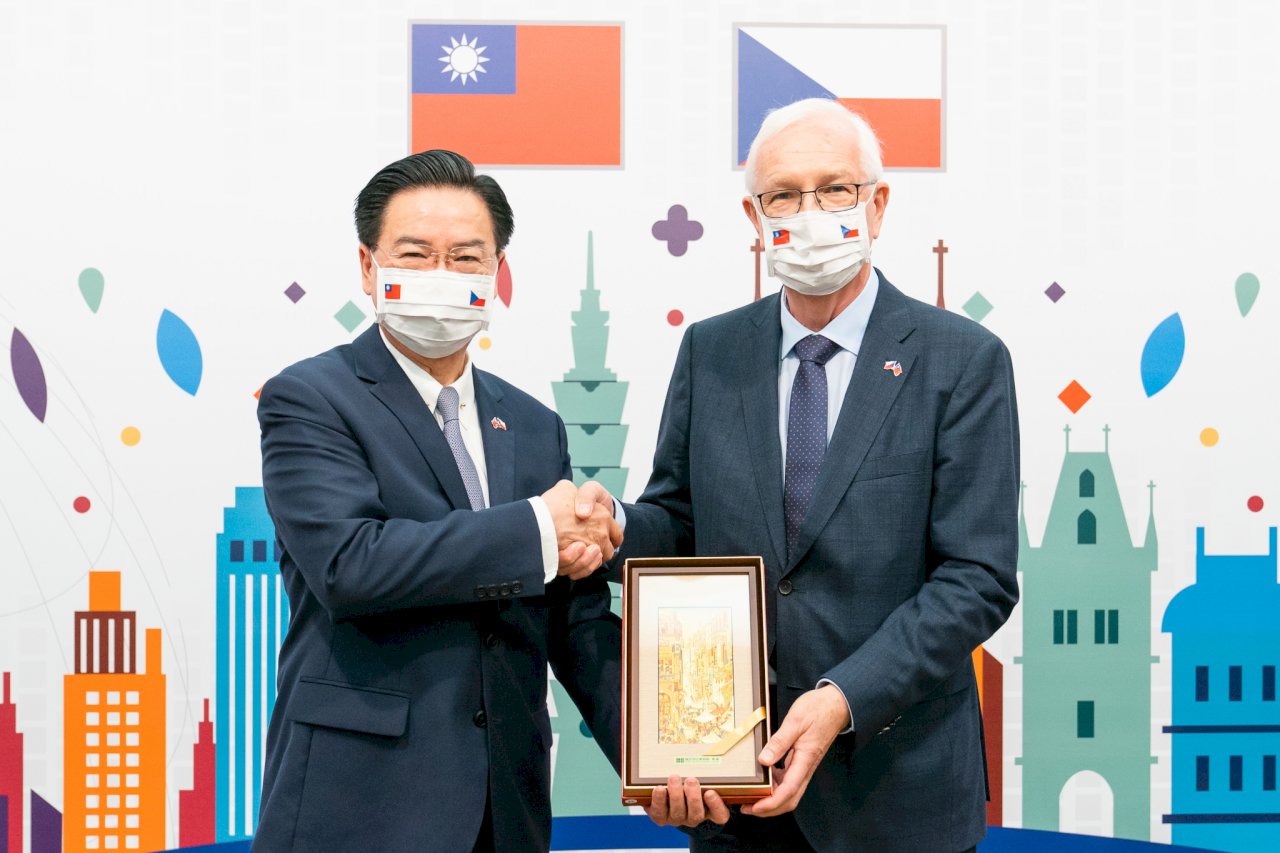 捷克參議員德拉霍斯訪台  盼促台捷直航