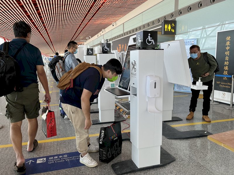 清零重創民心 調查：逾半中國人不敢急著出國