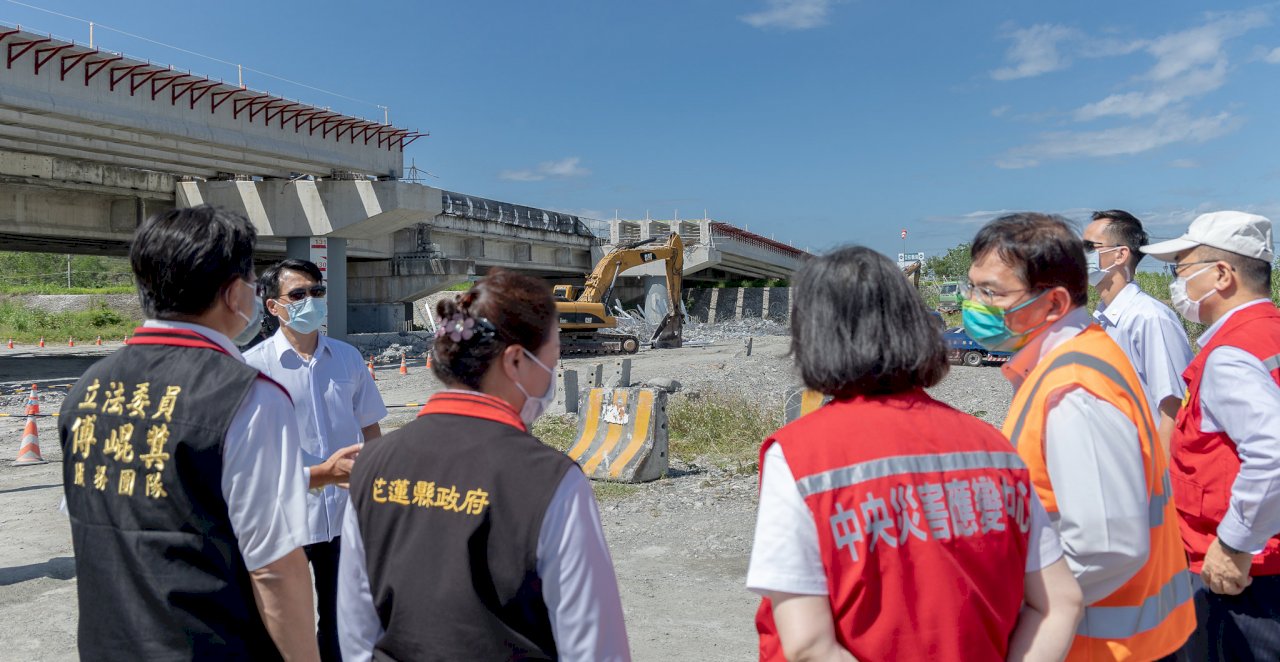 花東橋梁受損 總統：研議動支災準金補強重建
