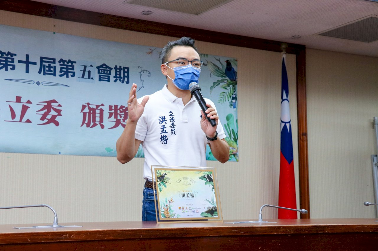 藍營鞏固中部縣市 盧秀燕領頭羊打政績牌