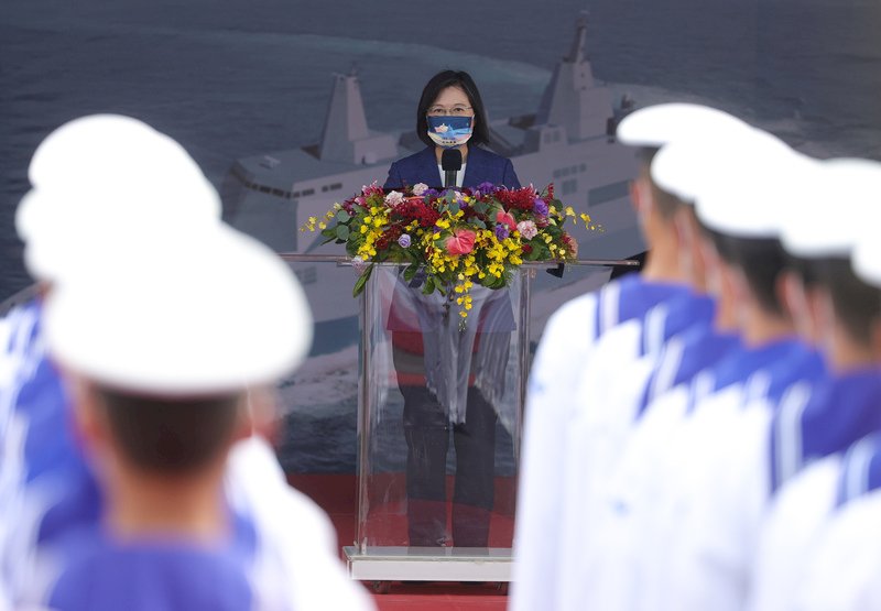 玉山艦交艦 擔負兩棲作戰及南海、外島運輸主力