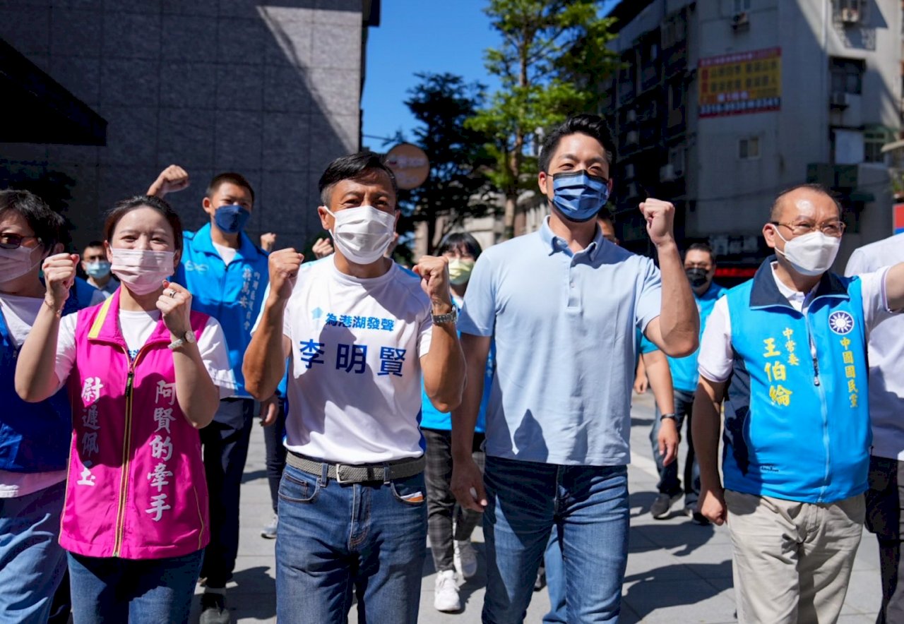 2022選戰／被譏沒存在感 蔣萬安扮「母雞」 求席次極大化