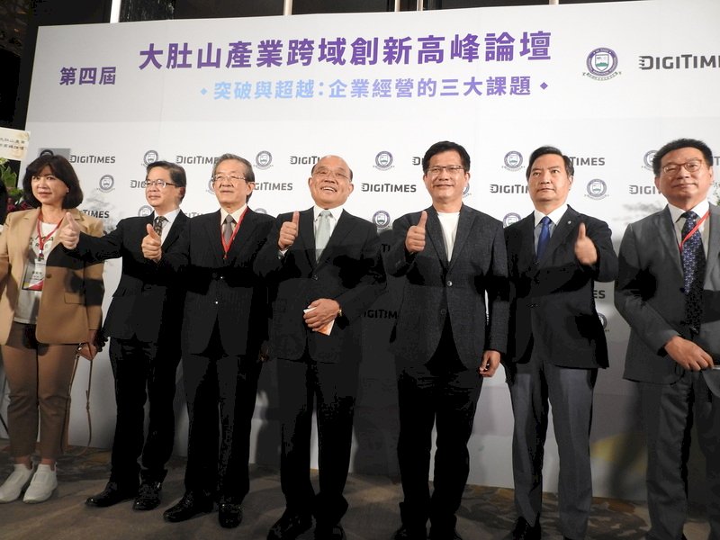 2022選戰／連2天與蘇揆同台 林佳龍：聯手新北大翻新