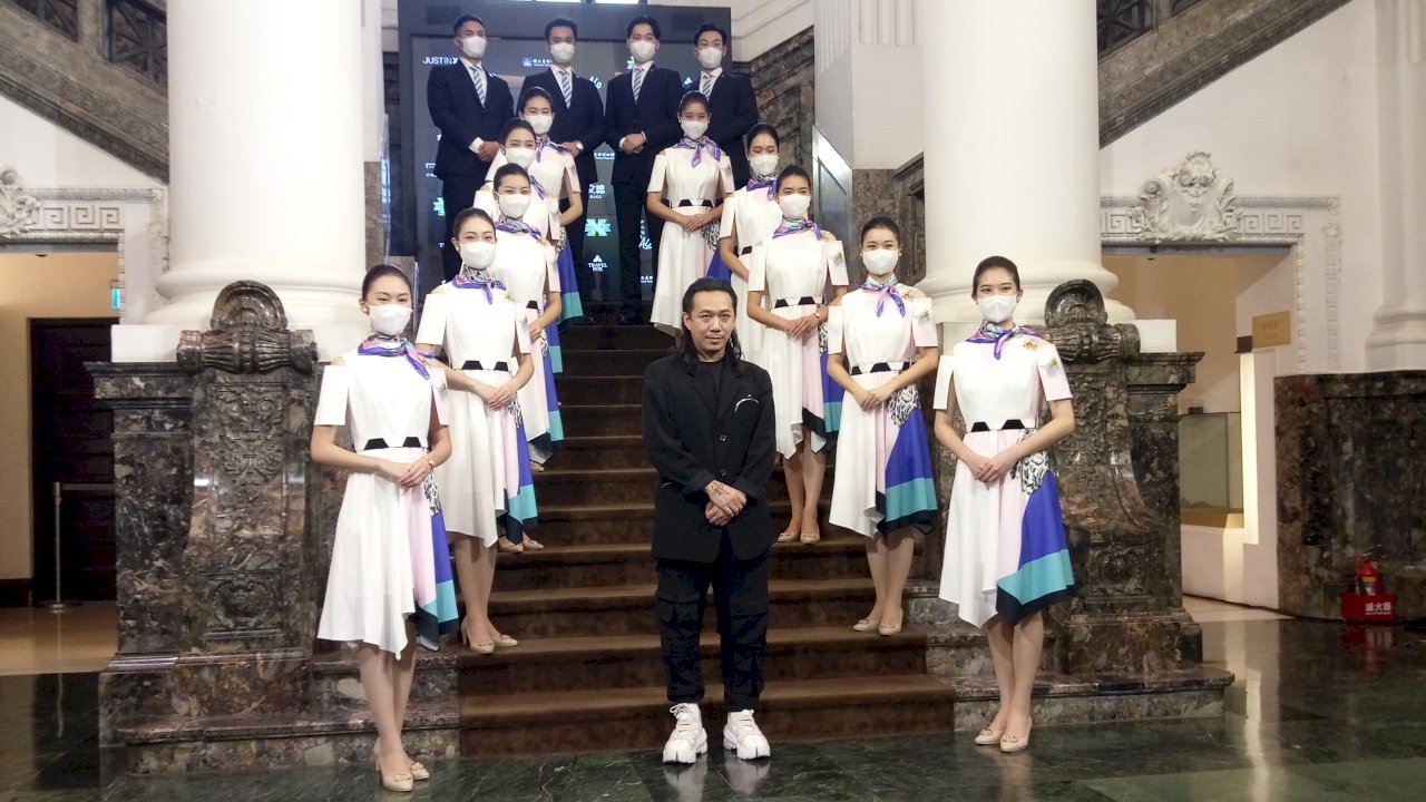 主打台灣色！ 文總邀周裕穎打造國慶禮賓服 (影音)