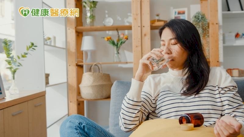 胃痛就吃胃乳、胃散？醫：恐致高血壓、結石
