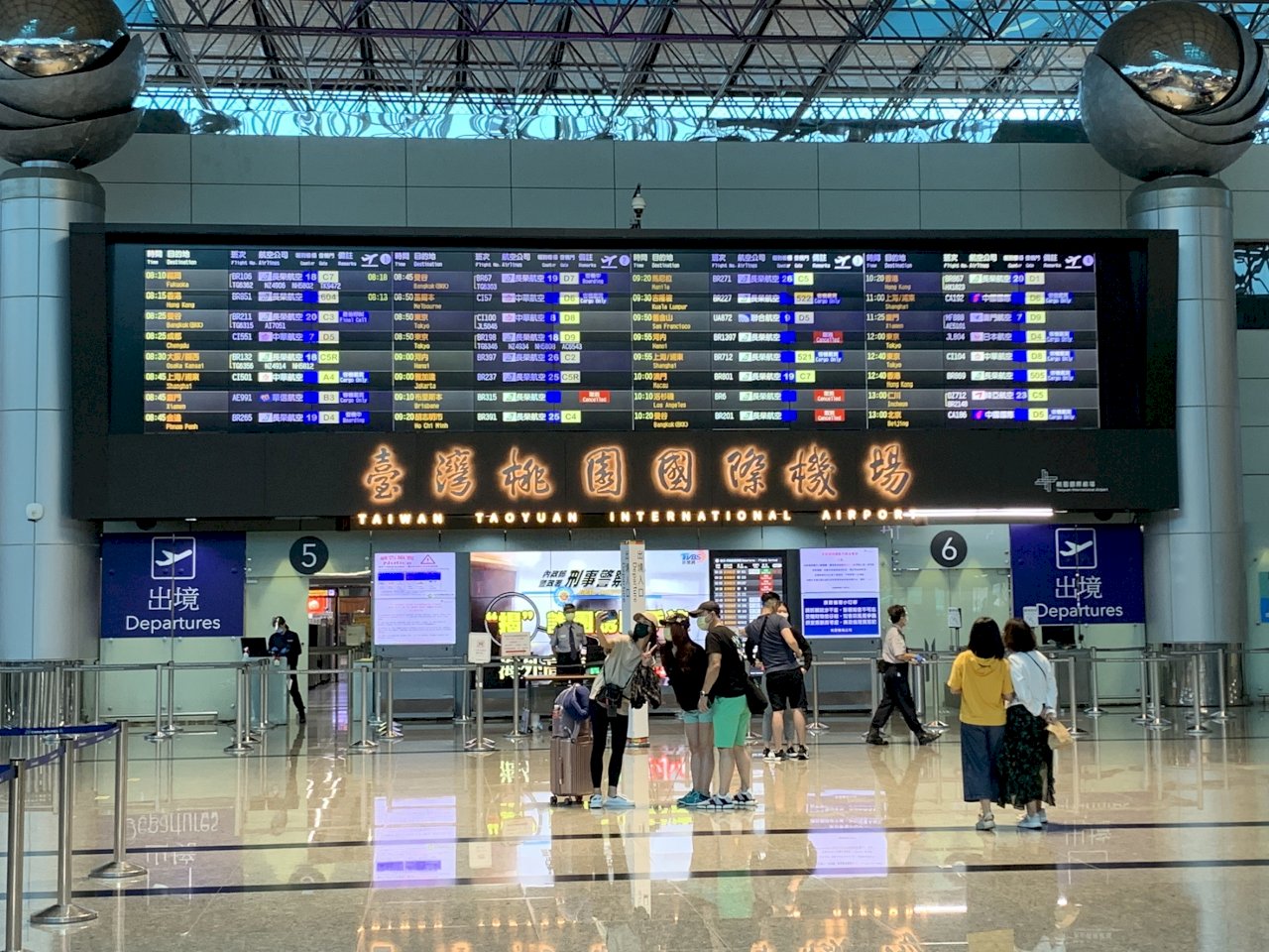 桃機禁騎乘電動行李箱 不聽勸阻將報警處理