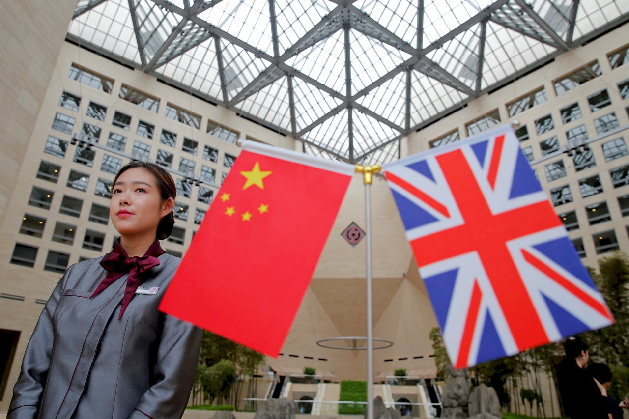 中共刺探在英港人活動 利用西方假記者和華人慈善家