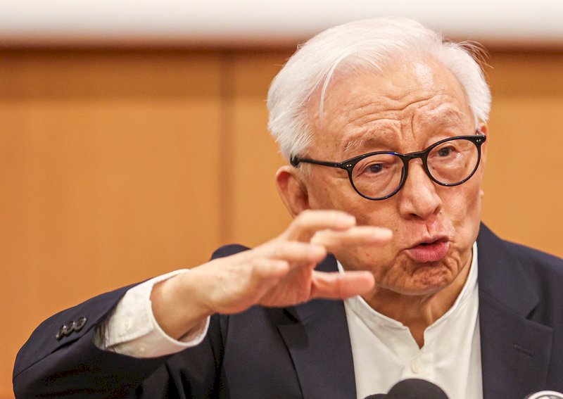 台灣有人疑美親共？曹興誠：愚蠢之至