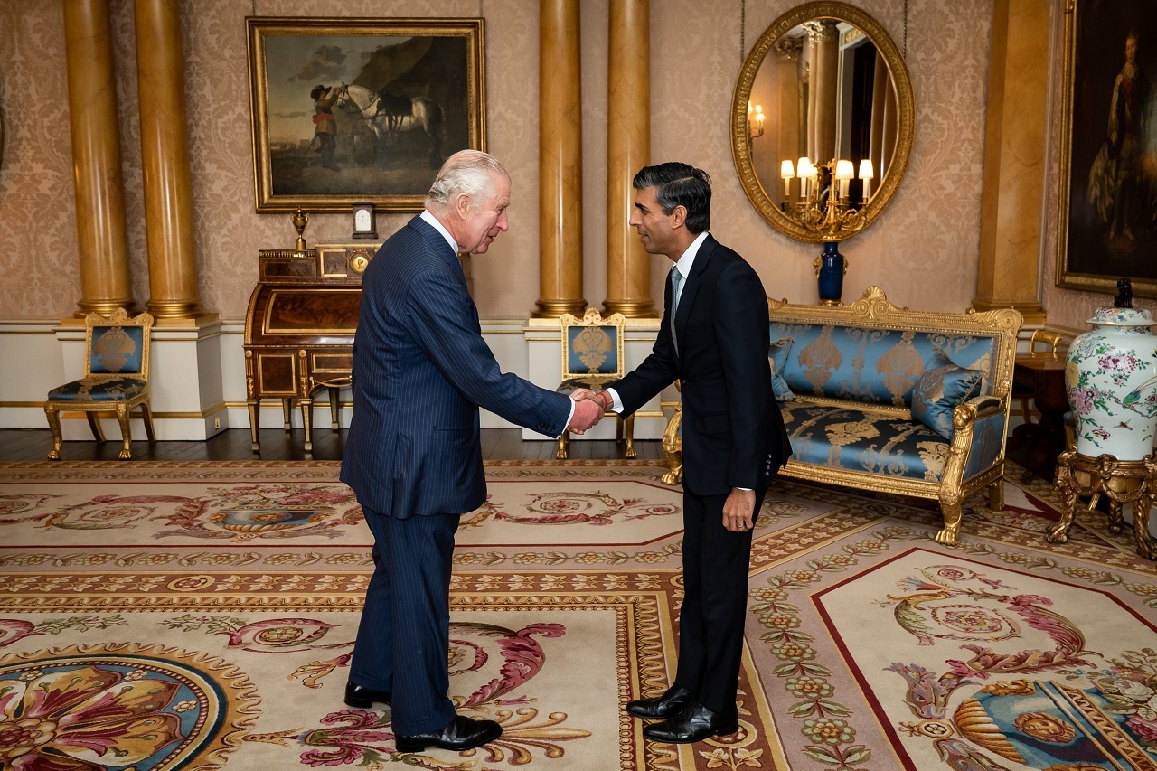 蘇納克覲見英王查爾斯 正式獲任新首相