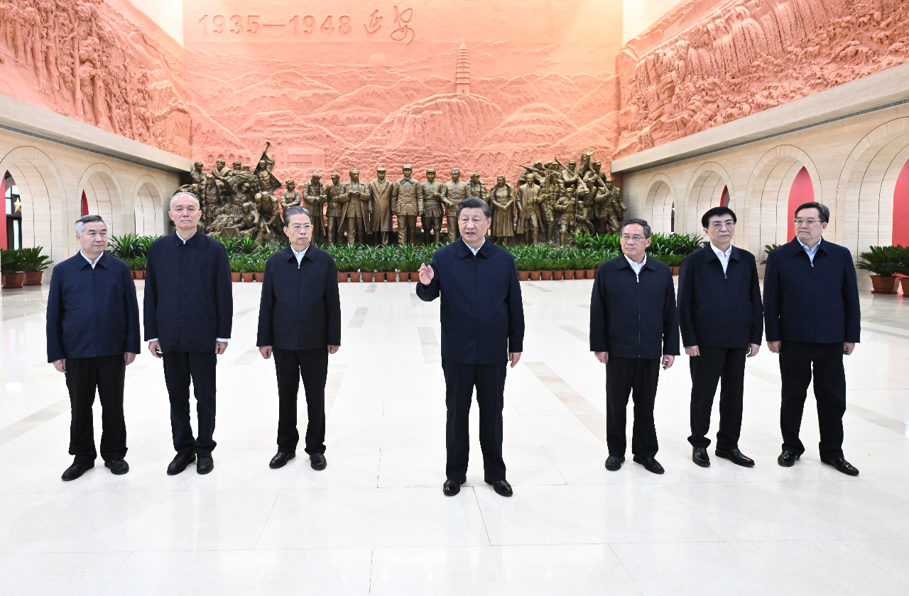 中共二十大／重溫毛澤東！習近平率政治局常委赴延安