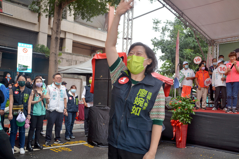 2022選戰／廖婉如代林佳龍連跑7攤 侯友宜跨北市輔選議員