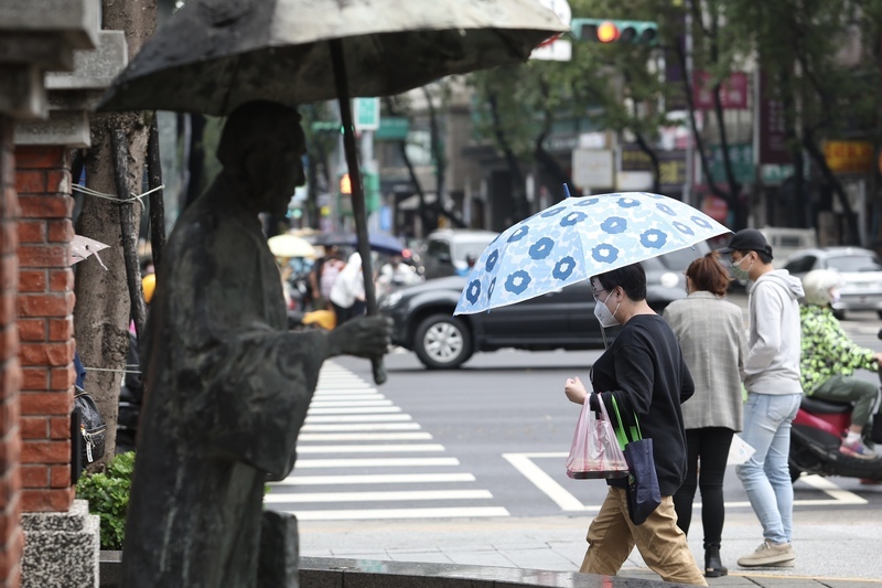 雙北基宜防大雨 早晚涼各地低溫探19度