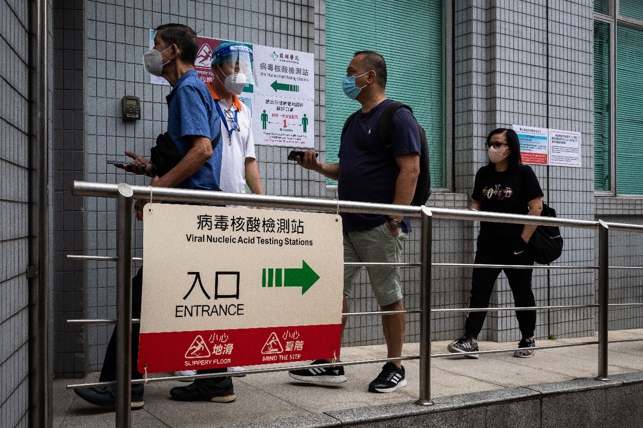 無視奈格颱風逼近 澳門展開大規模PCR檢測