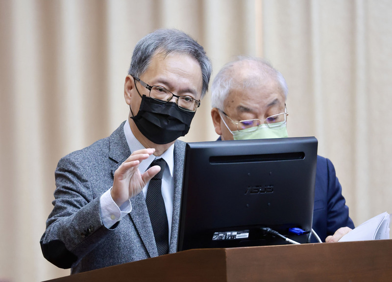 高端審查用疾管署資料惹議 薛瑞元：同美國做法