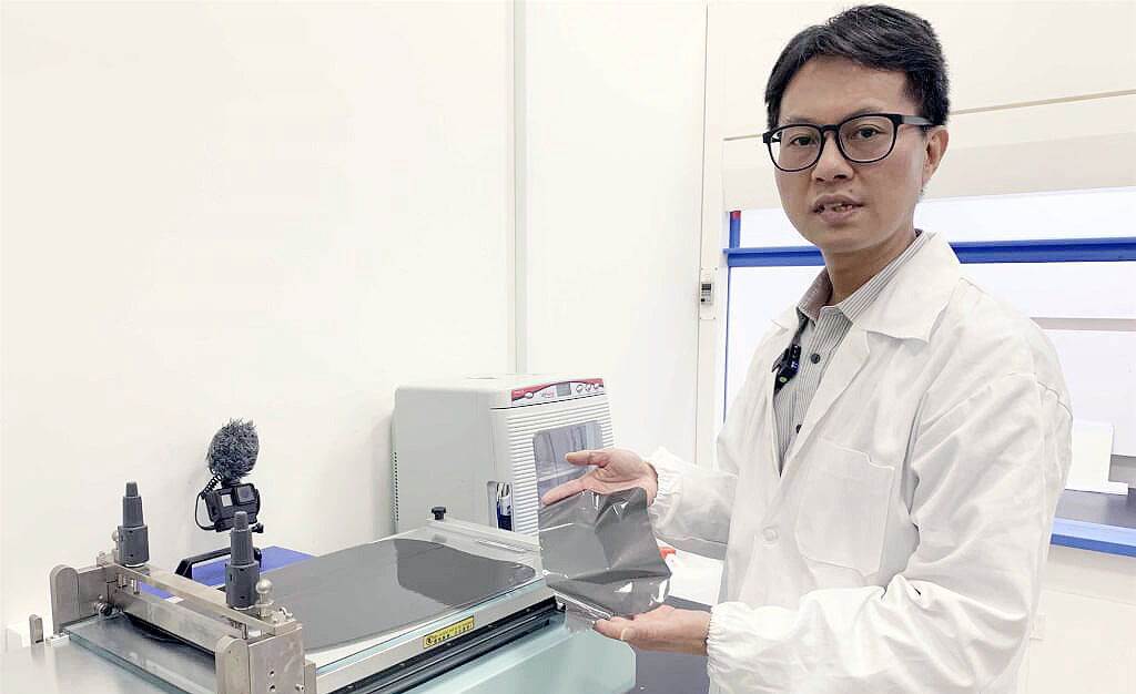 研發可同時產水電石墨烯  台科大教授獲國際大獎