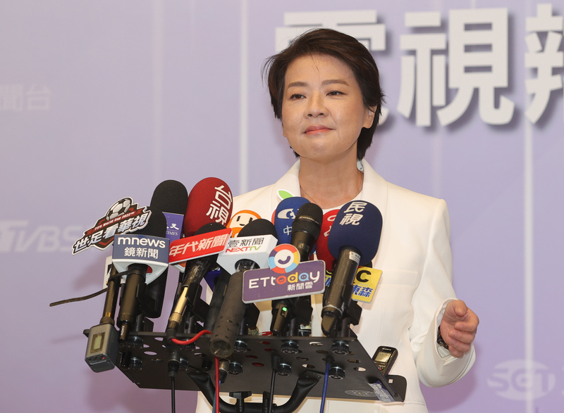 2022選戰／黃珊珊一身白色套裝 盼辯論聚焦市政