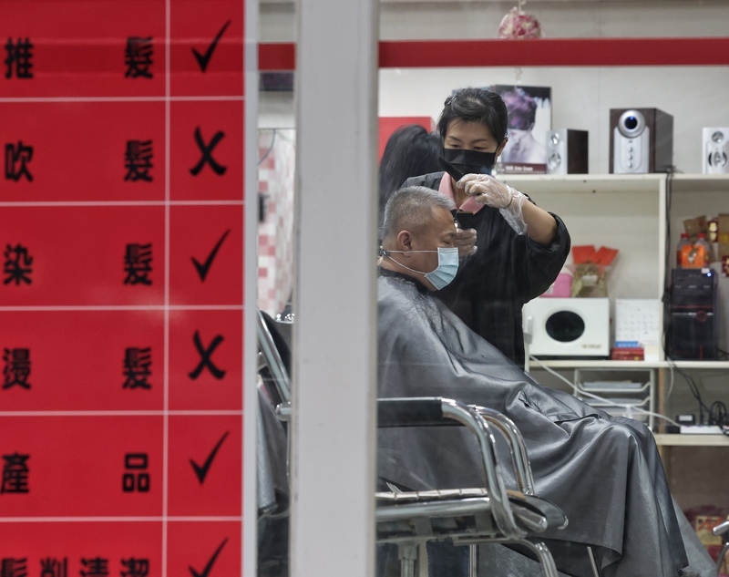 指揮中心：各場域工作人員3劑疫苗措施將檢討取消