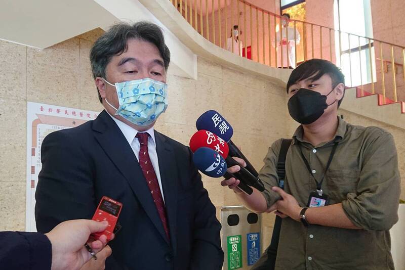 口罩鬆綁最快本月上路 王必勝：室外免戴先行