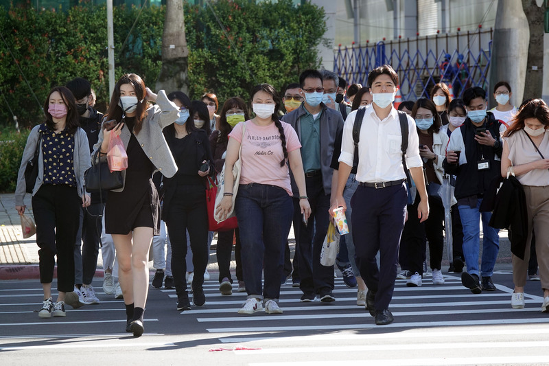 調查：3成3上班族揹房貸 約占收入7成2