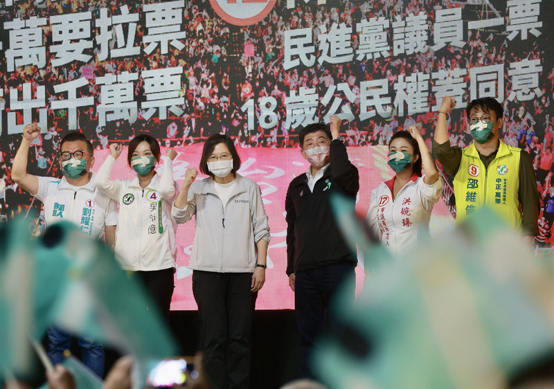 2022選戰／選前之夜蔡英文鎮守北台灣 連趕北北桃造勢