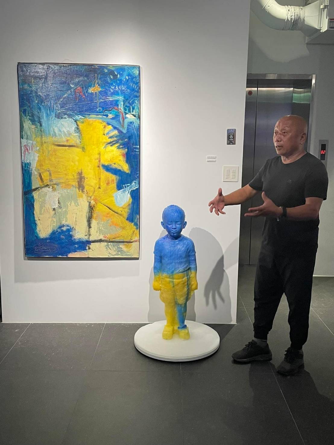 林舜龍延伸「世界的孩子」作品  點燃認養「烏克蘭計畫」