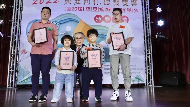 罕病羽球選手破台灣紀錄　海外征戰獲金牌