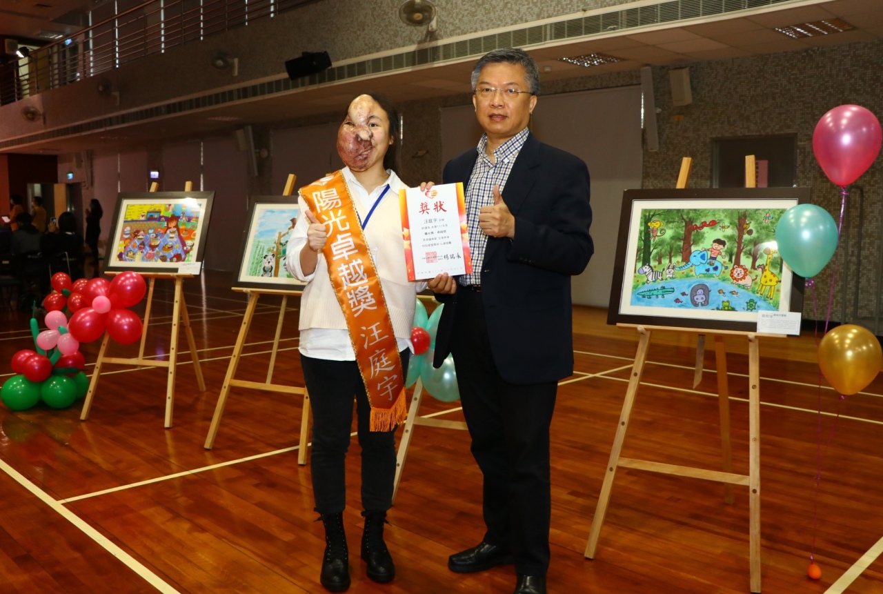 不畏異樣眼光與惡言 逾500名陽光學子獲獎
