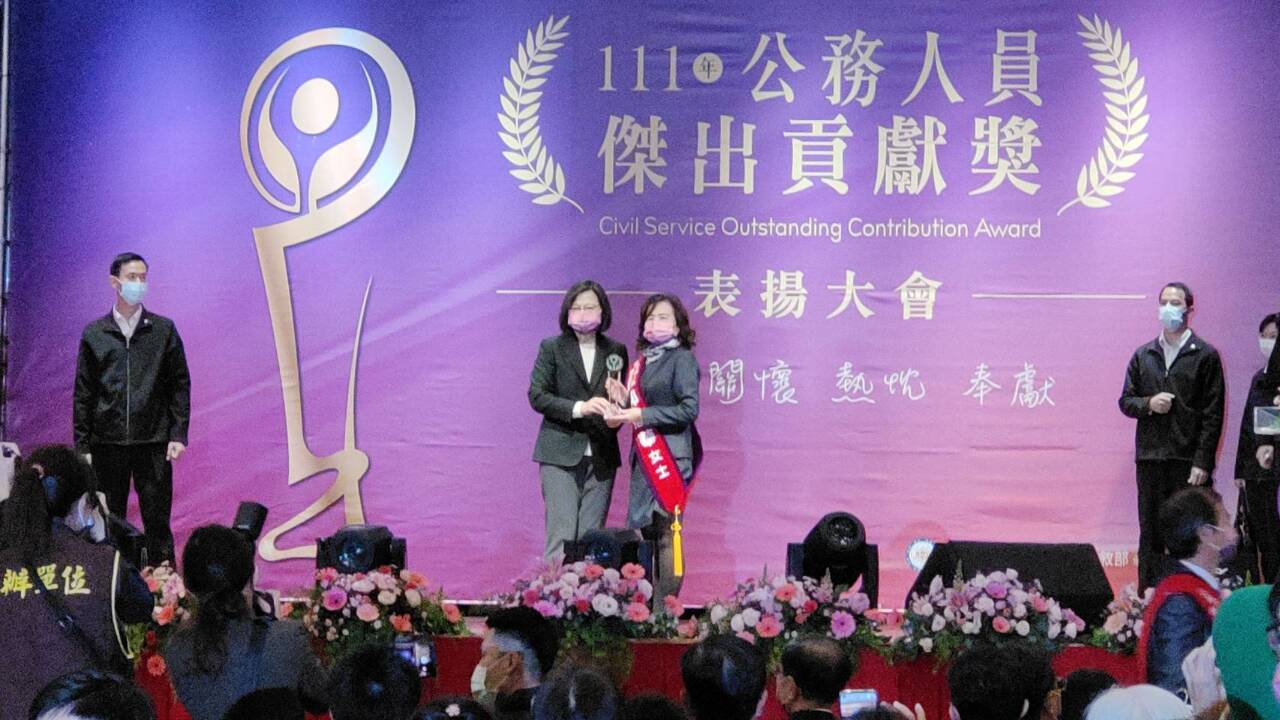 勉勵公務員 蔡總統：一起努力給世界更好的台灣