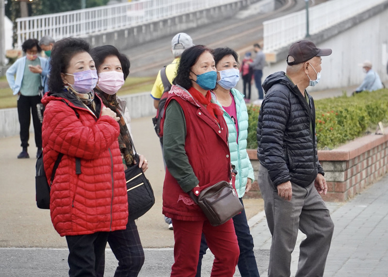 清晨仍冷白天氣溫回升 北基宜雨勢大
