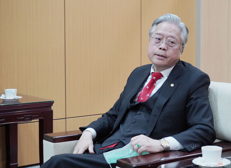 藍委爆董座女兒任襄理 合庫澄清：仍是最初階職員