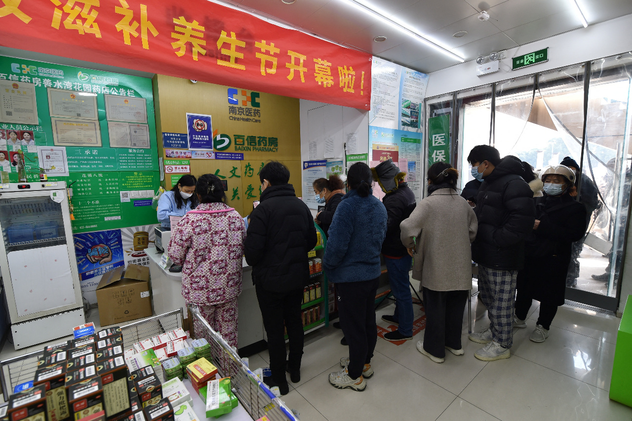 員工染疫暴增 中國多地公共機構癱瘓