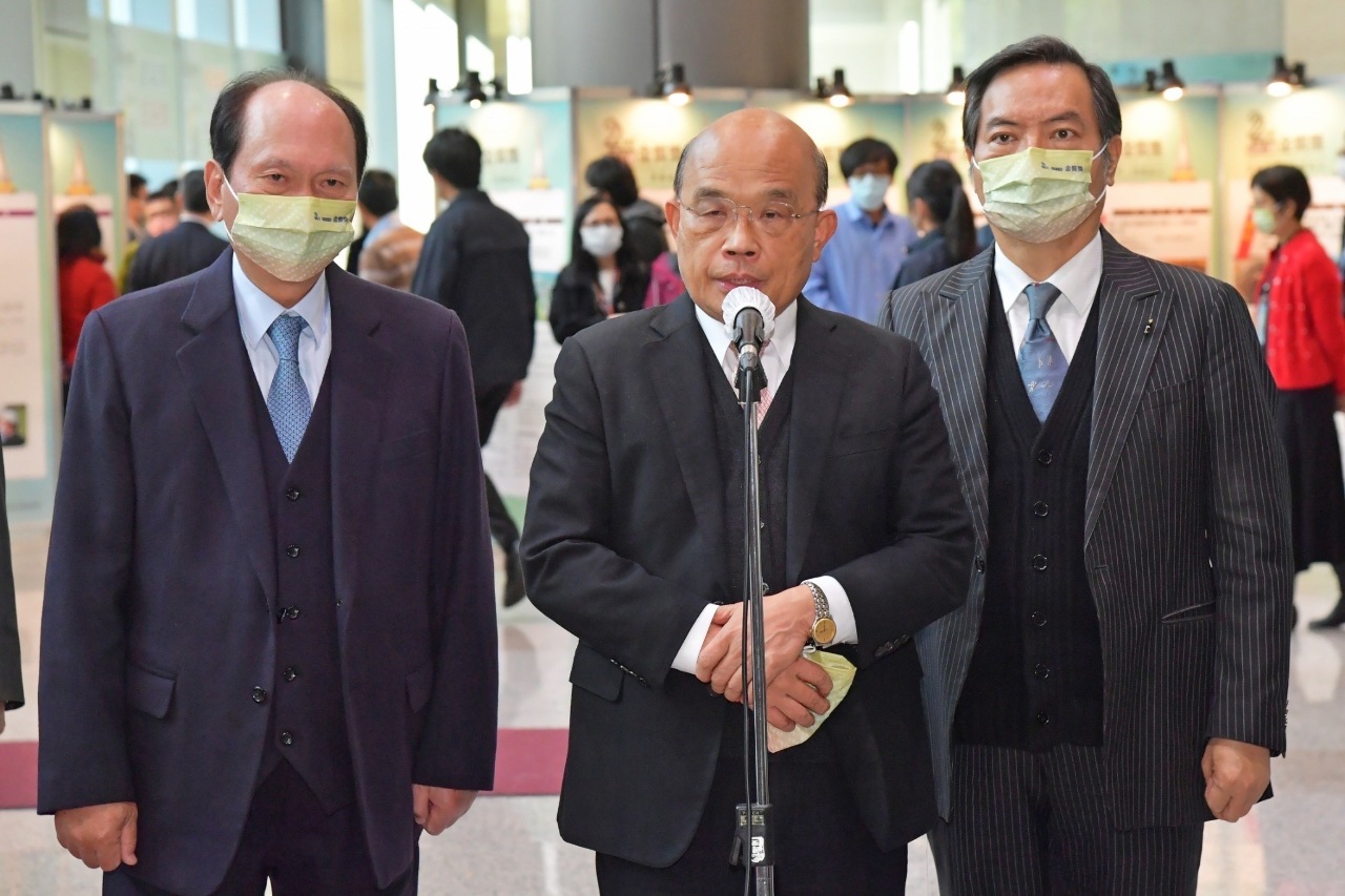 薛瑞元郭台銘互嗆 蘇揆：盼平心靜氣