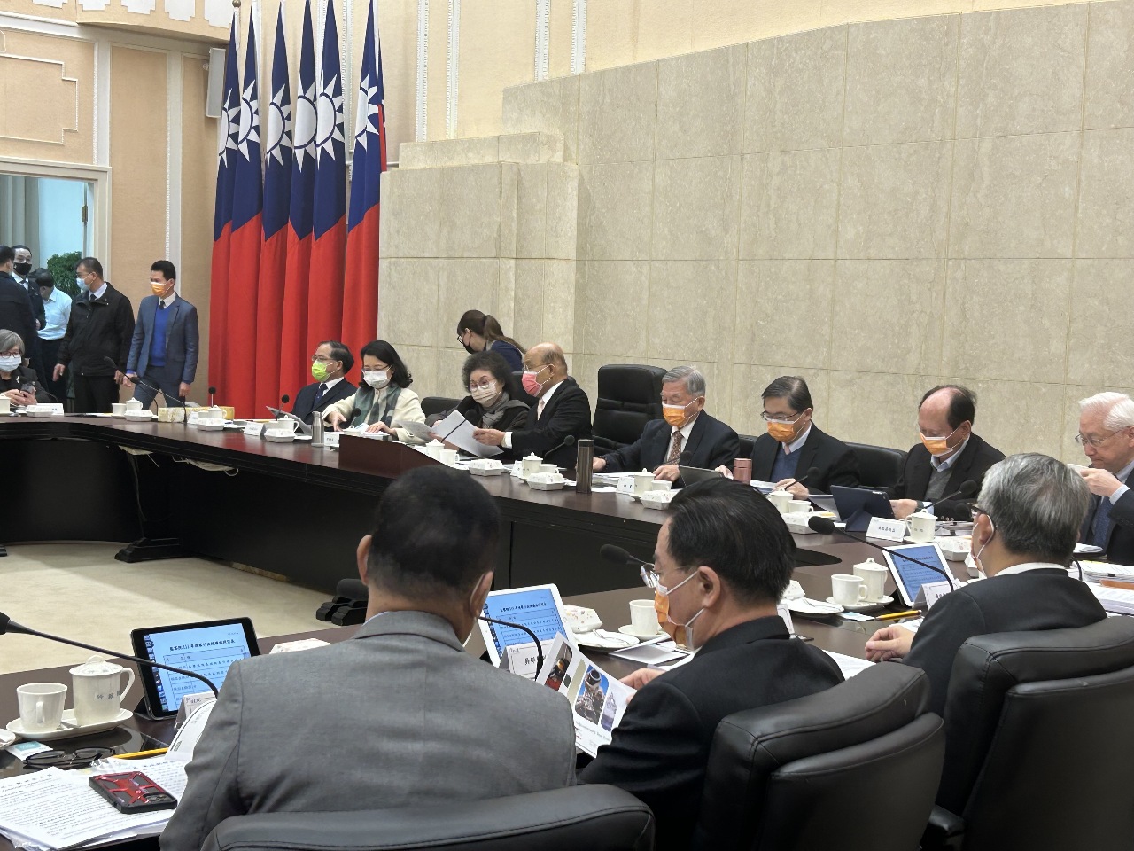 蘇貞昌允組跨部會小組 解決失聯移工、黑戶寶寶困境
