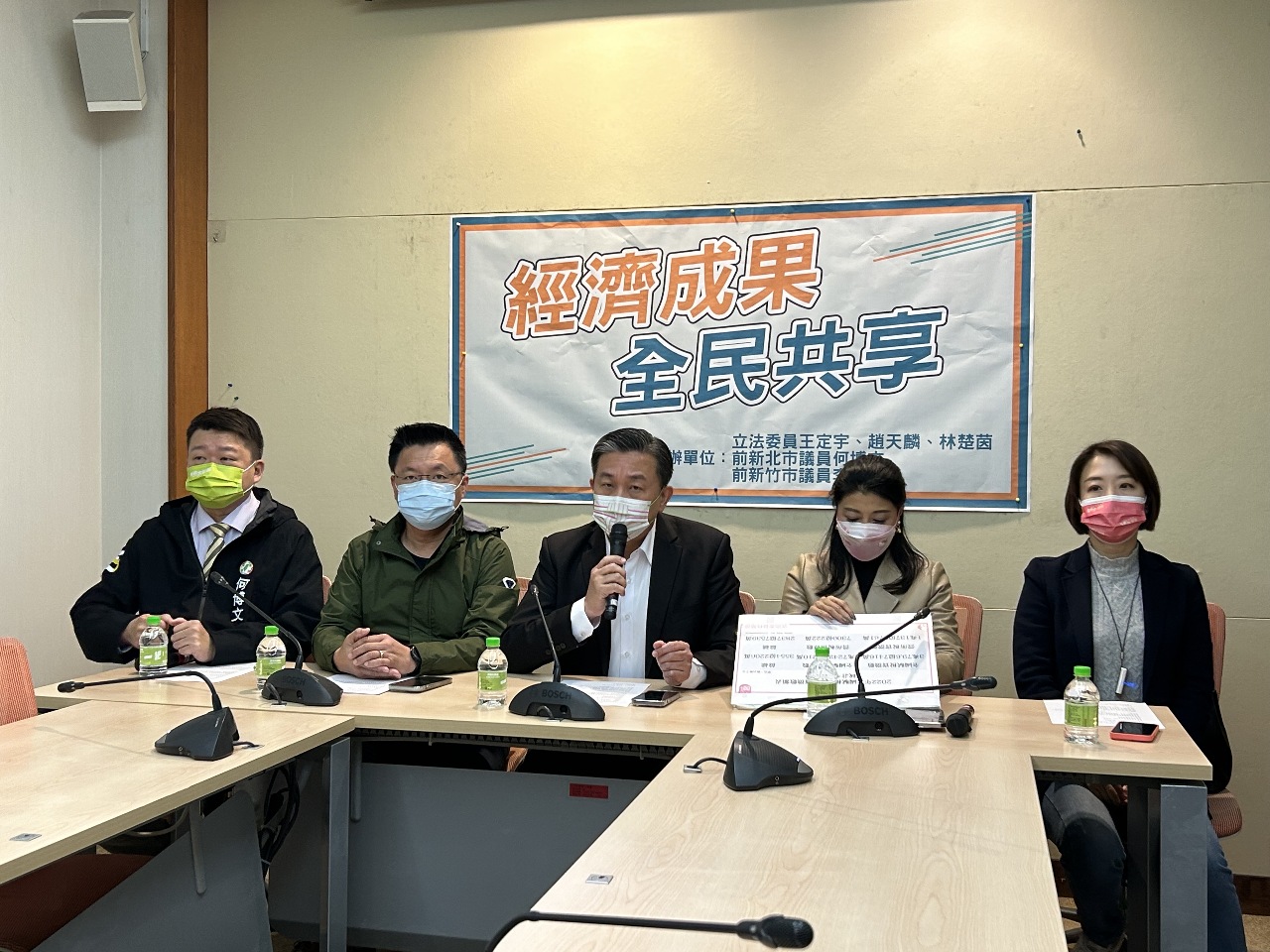 今年稅收多3554億元 綠委籲全民共享經濟成果