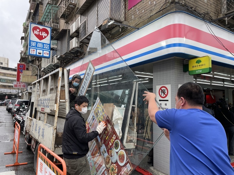解封後首場跨年 信義商圈超商拆門+10倍人力應戰