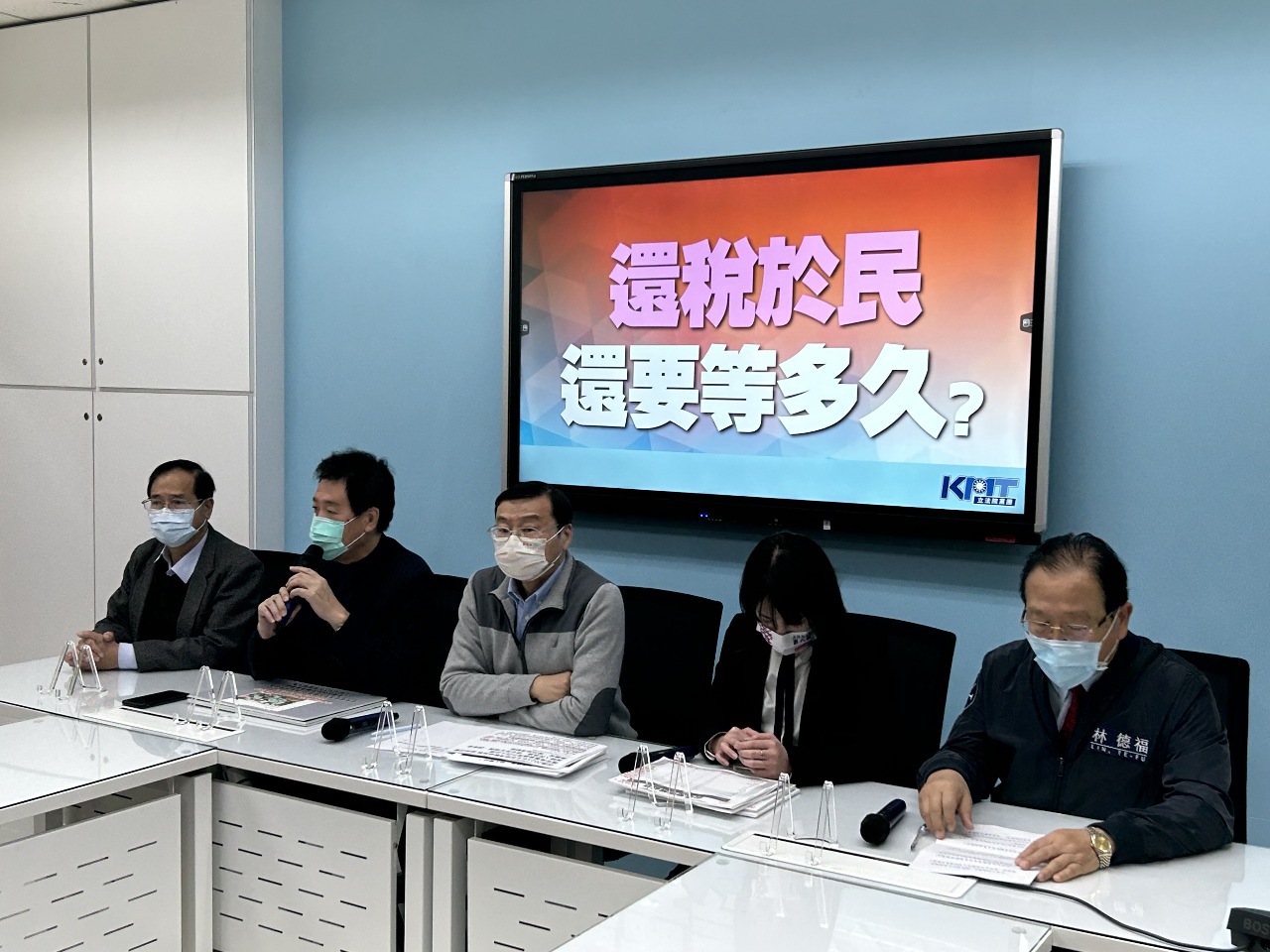 藍委籲開臨時會討論發現金 綠稱時程難配合