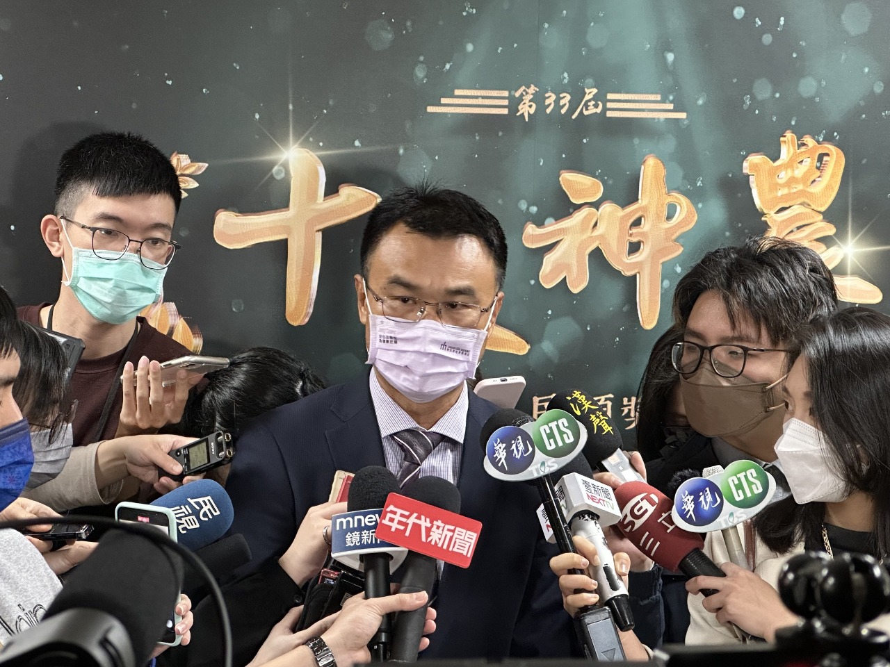 傳蘇揆邀一起回屏東 陳吉仲：若回鄉養豬 蘇要當助手