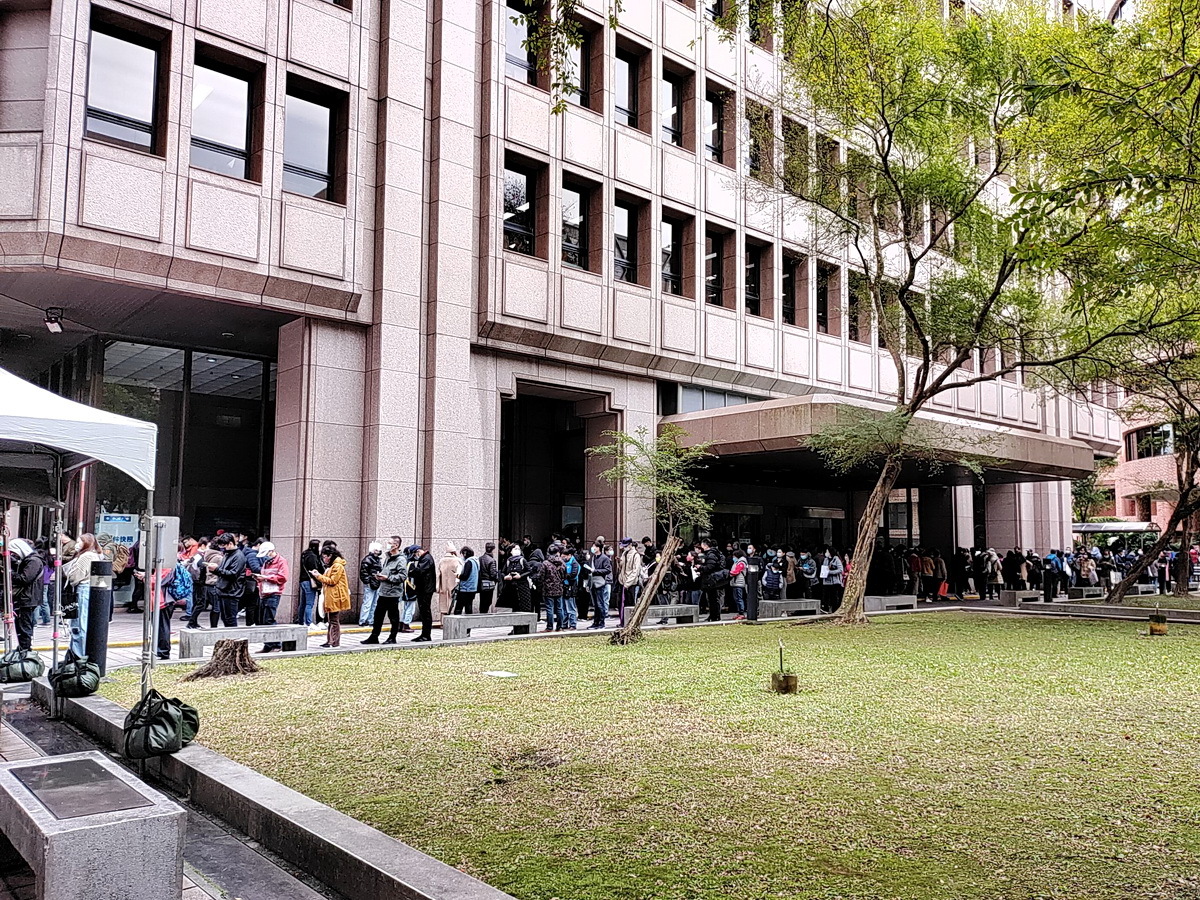 連假前上班至19日 若需換發護照儘早申辦