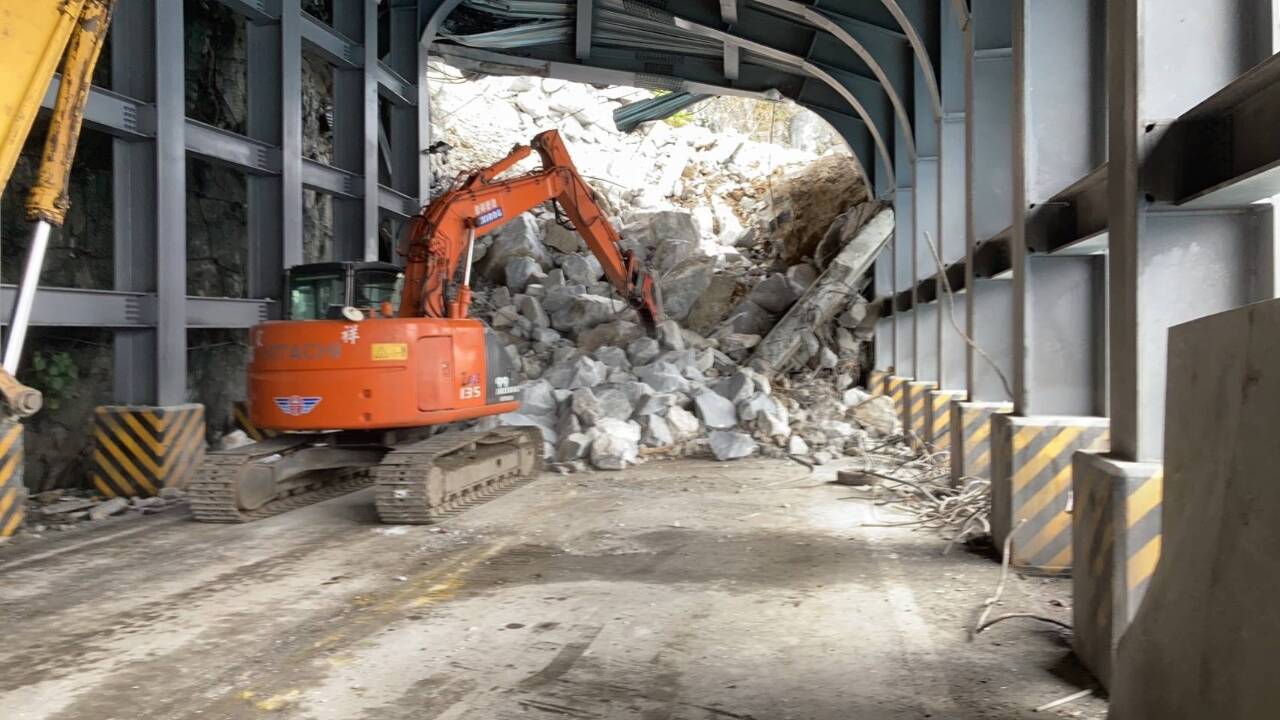 蘇花公路大清水路段嚴重土石坍方  最快15日搶通