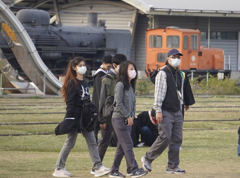 室內口罩鬆綁1/31公布 擬再催打1針加強劑