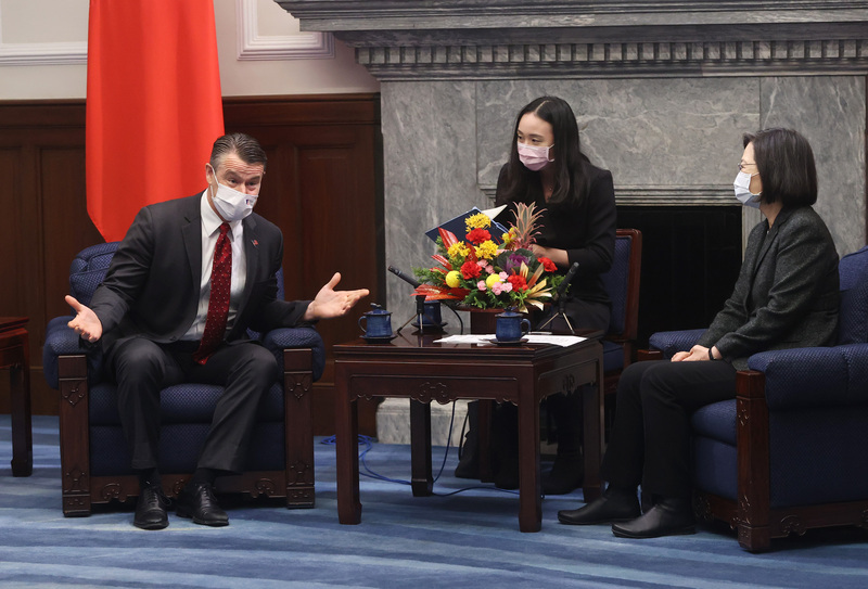 接見美參議員楊恩 總統：盼共建民主晶片永續產業鏈