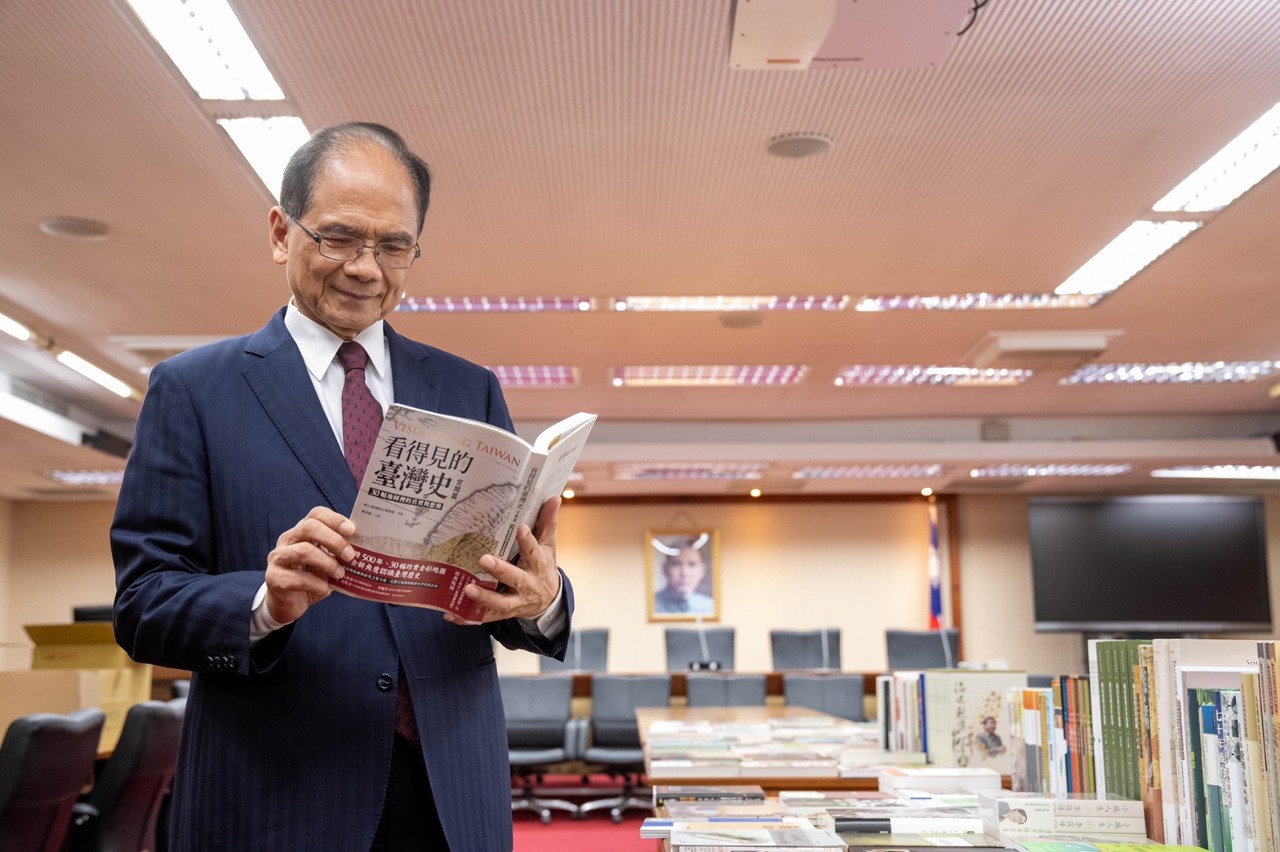 立院贈立陶宛203冊台灣史書籍 促台灣漢學資源中心「解嚴」