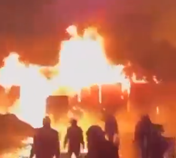 無人機攻擊伊朗軍工廠未果 遭攔截引發巨大爆炸聲