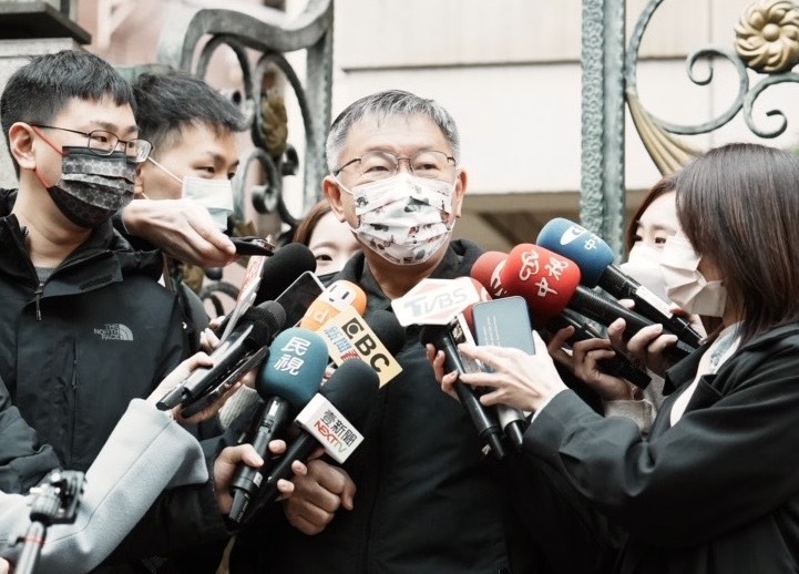 柯文哲讚薛瑞元有專業 喊話梁文傑別雙標