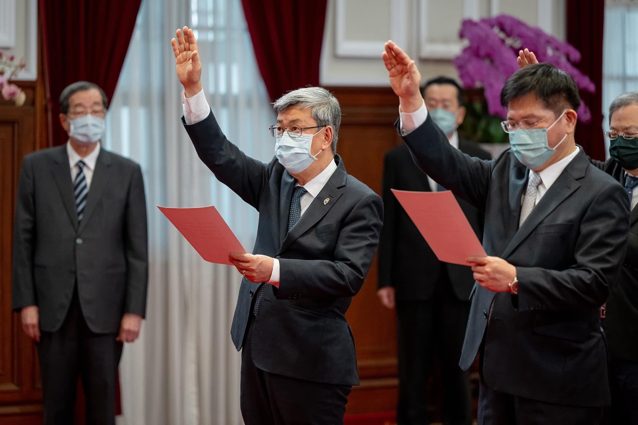 府院團隊就定位 總統：研擬解封配套 讓國人安心生活拚經濟